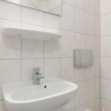Im 2 Og Mit Balkon In 아파트 *